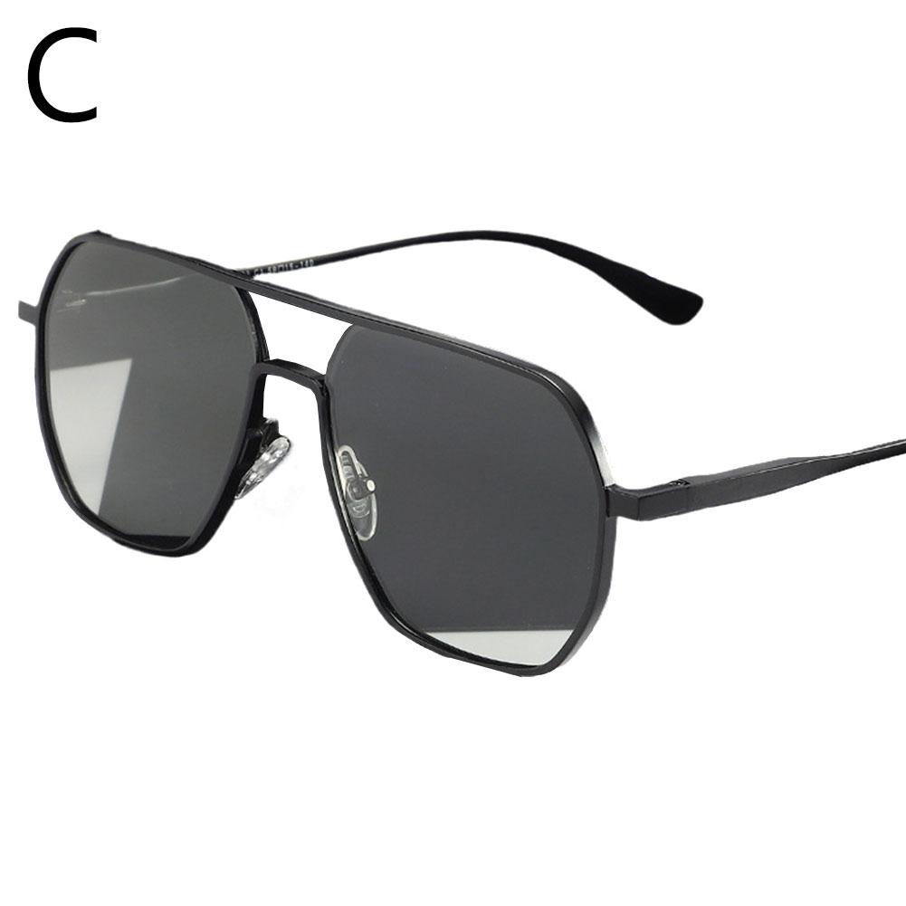 thumbnail image 1 of Gafas de sol polarizadas de cara grande para hombre con espejo de conducción anti-ultravioleta Gafas de sol de conducción de aluminio y magnesio que cambian de color para mujer Tendencia casual, 1 of 2