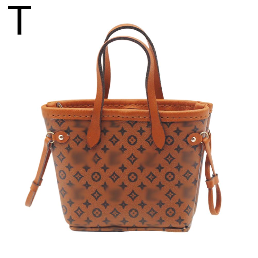 thumbnail image 1 of Muñeca de moda con aroma a fresa, bolso de la abuela Ailushi, ropa de bebé, accesorios, 1 of 7